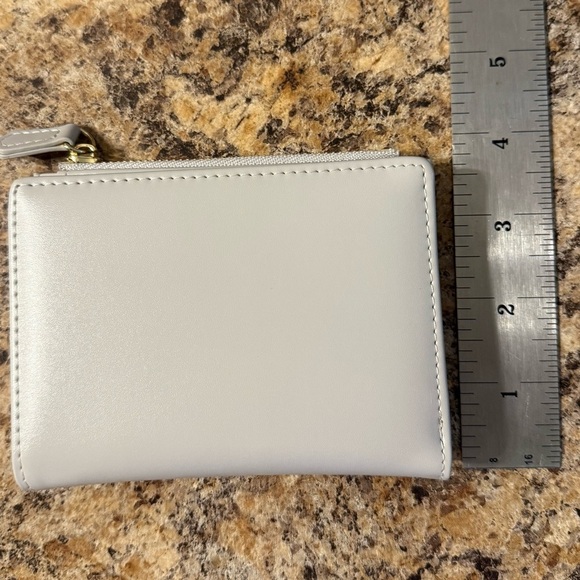 Unbranded Small Gray Coin Pouch Wallet Bi-fold -Card Slip, Bills- ID Slip - Picture 8 of 11